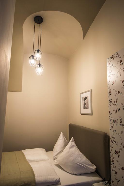 4Bdr Historical Spirit Apt By Ruterra プラハ エクステリア 写真